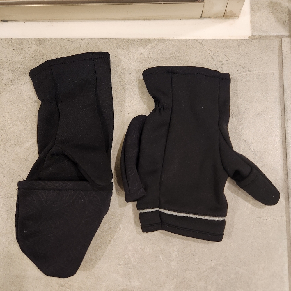 Black Mittens
